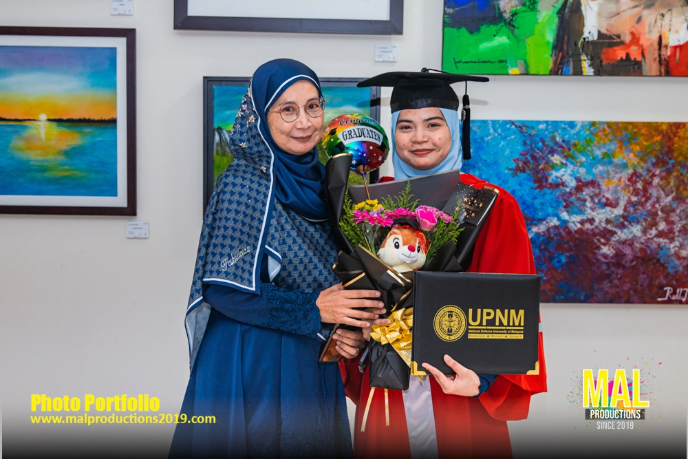 Gaduation Convocation PWTC Family Portfolio MAL 2019 -3.webp